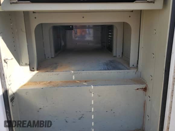 2012 Chevrolet Silverado 3500HD Work Truck z VIN 1GB3CZCG5CF196010, wystawiony jako Copart lot #50029285 z przebiegiem Nie podano mil oraz Czysty tytuł • Clean title. Historia ofert i sprzedaży dostępna na DreamBid. Obrazek 10.