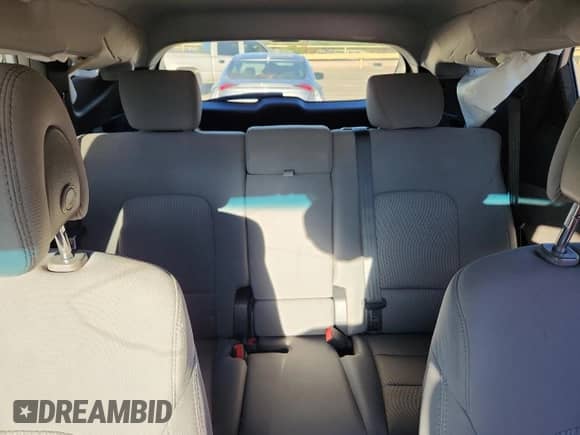 2015 Hyundai Santa Fe с VIN 5XYZTDLB3FG248586, выставлен на аукционе Copart как лот 84892115 с пробегом 179 653 миль миль и Списание • Salvage title. История ставок и продаж доступна на DreamBid. Изображение 10.