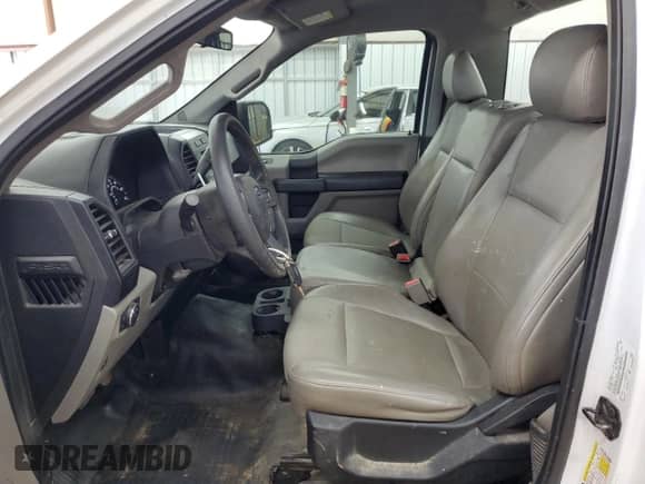 2016 Ford F-150 XL с VIN 1FTMF1CP2GKD25584, выставлен на аукционе Copart как лот 86257025 с пробегом 171 684 миль миль и Списание • Salvage title. История ставок и продаж доступна на DreamBid. Изображение 7.