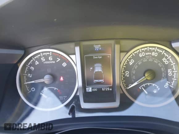 2023 Toyota Tacoma SR5 z VIN 3TMAZ5CN8PM202199, wystawiony jako IAAI lot #43493367 z przebiegiem 6 729 mil mil oraz . Historia ofert i sprzedaży dostępna na DreamBid. Obrazek 7.