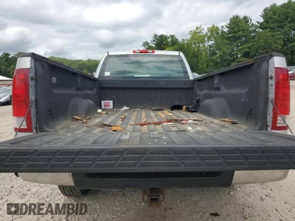2011 GMC Sierra 1500 Work Truck z VIN 1GTN2TEA3BZ172539, wystawiony jako Copart lot #68126505 z przebiegiem 83 942 mil mil oraz Czysty tytuł • Clean title. Historia ofert i sprzedaży dostępna na DreamBid. Obrazek 10.