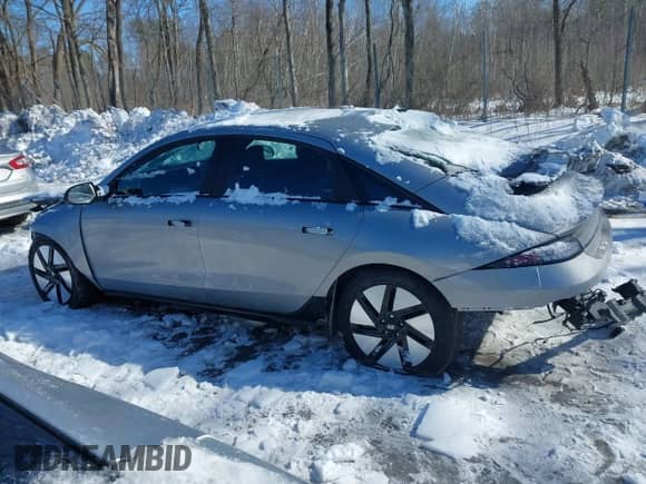 2025 Hyundai Ioniq 6 SE with VIN KMHM24AC5SA088984, listed as a IAAI auction lot 41613739 with 4,808 mi miles and . Bid and sale history available at DreamBid. Image 14.