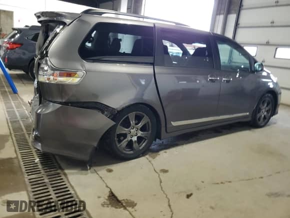 2017 Toyota Sienna SE with VIN 5TDXZ3DC7HS825200, listed as a Copart auction lot 70044905 with 221,114 mi miles and Salvage title. Bid and sale history available at DreamBid. Image 3.