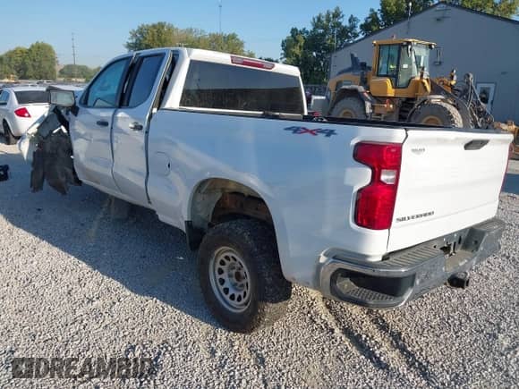 2019 Chevrolet Silverado 1500 Work Truck с VIN 1GCRYAEF4KZ378517, выставлен на аукционе IAAI как лот 43123152 с пробегом 181 874 миль миль и . История ставок и продаж доступна на DreamBid. Изображение 3.