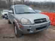 2007 Hyundai Tucson SE z VIN KM8JN72D47U482954, wystawiony jako IAAI lot #41902192 z przebiegiem 170 045 mil mil oraz . Historia ofert i sprzedaży dostępna na DreamBid. Obrazek 1.
