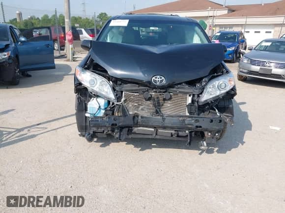 2016 Toyota Sienna XLE с VIN 5TDDK3DCXGS135060, выставлен на аукционе IAAI как лот 42460777 с пробегом 123 553 миль миль и . История ставок и продаж доступна на DreamBid. Изображение 13.