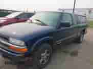 2003 Chevrolet S-10 LS z VIN 1GCDT19X738135867, wystawiony jako IAAI lot #42350932 z przebiegiem 154 541 mil mil oraz . Historia ofert i sprzedaży dostępna na DreamBid. Obrazek 6.