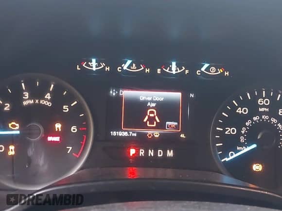 2018 Ford F-150 XL z VIN 1FTEW1EP6JKC94476, wystawiony jako IAAI lot #43022174 z przebiegiem 151 936 mil mil oraz . Historia ofert i sprzedaży dostępna na DreamBid. Obrazek 7.