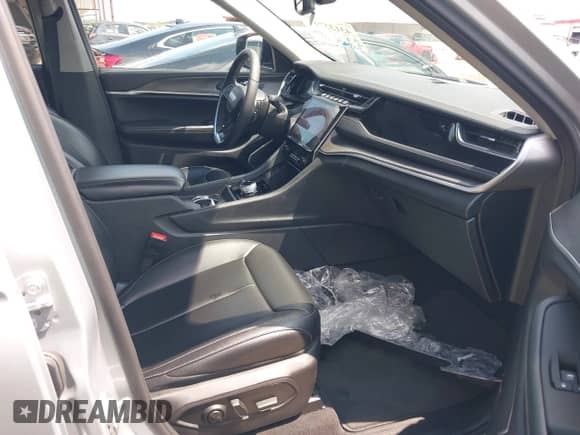 2024 Jeep Grand Cherokee with VIN 1C4RJYB61R8959538, listed as a IAAI auction lot 43135711 with 52,087 mi miles and . Bid and sale history available at DreamBid. Image 5.