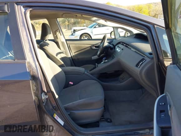 2011 Toyota Prius II with VIN JTDKN3DUXB1422475, listed as a IAAI auction lot 43516418 with 221,739 mi miles and . Bid and sale history available at DreamBid. Image 5.