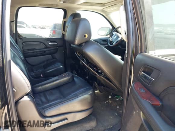 2008 Cadillac Escalade ESV с VIN 1GYFK668X8R142345, выставлен на аукционе IAAI как лот 43410432 с пробегом 125 421 миль миль и . История ставок и продаж доступна на DreamBid. Изображение 8.