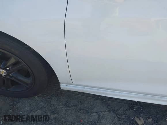 2018 Chevrolet Cruze LT with VIN 3G1BE6SM6JS654615, listed as a IAAI auction lot 43198859 with 283,596 mi miles and . Bid and sale history available at DreamBid. Image 18.