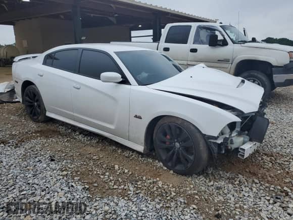 2013 Dodge Charger SRT-8 z VIN 2C3CDXEJXDH632005, wystawiony jako Copart lot #55806165 z przebiegiem 150 270 mil mil oraz Szkoda całkowita • Salvage title. Historia ofert i sprzedaży dostępna na DreamBid. Obrazek 4.