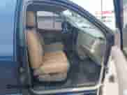 2004 Dodge 1500 ST z VIN 1D7HA16N84J266039, wystawiony jako IAAI lot #43236008 z przebiegiem 171 686 mil mil oraz . Historia ofert i sprzedaży dostępna na DreamBid. Obrazek 5.