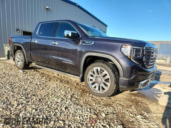 2023 GMC Sierra 1500 Denali z VIN 3GTUUGED6PG252528, wystawiony jako Copart lot #69630655 z przebiegiem 22 590 mil mil oraz Nie do naprawy • Non repairable. Historia ofert i sprzedaży dostępna na DreamBid. Obrazek 4.