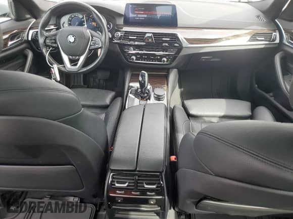 2019 BMW 5 Series 540i с VIN WBAJE5C59KWW22197, выставлен на аукционе Copart как лот 82409265 с пробегом 99 454 миль миль и Списание • Salvage title. История ставок и продаж доступна на DreamBid. Изображение 8.