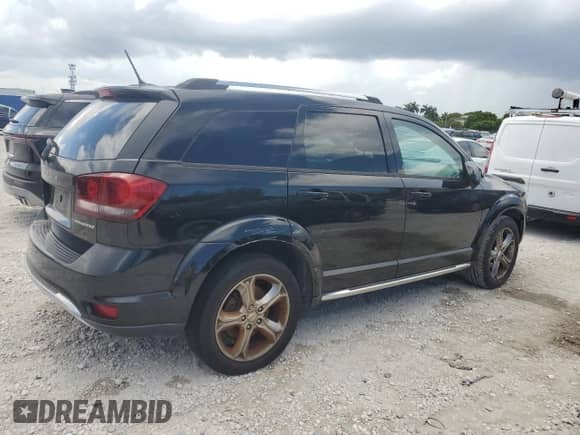 2017 Dodge Journey Crossroad Plus with VIN 3C4PDCGB2HT607902, listed as a Copart auction lot 69701835 with 133,701 mi miles and Clean title. Bid and sale history available at DreamBid. Image 3.