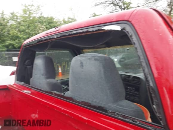 2000 Chevrolet S-10 с VIN 1GCCS1453YK296165, выставлен на аукционе IAAI как лот 42190667 с пробегом 215 370 миль миль и . История ставок и продаж доступна на DreamBid. Изображение 18.