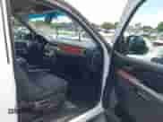 2011 Chevrolet Suburban LS z VIN 1GNSKHE3XBR239159, wystawiony jako IAAI lot #42399749 z przebiegiem 158 480 mil mil oraz . Historia ofert i sprzedaży dostępna na DreamBid. Obrazek 5.