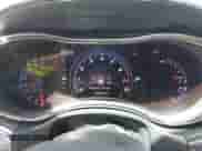 2017 Jeep Grand Cherokee SRT z VIN 1C4RJFDJ0HC699537, wystawiony jako IAAI lot #41781500 z przebiegiem 105 640 mil mil oraz . Historia ofert i sprzedaży dostępna na DreamBid. Obrazek 7.