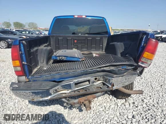 2003 GMC Sierra 1500 SLE с VIN 2GTEK19V831204929, выставлен на аукционе Copart как лот 44445035 с пробегом 166 869 миль миль и Списание • Salvage title. История ставок и продаж доступна на DreamBid. Изображение 6.