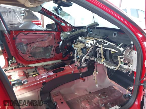 2016 Chevrolet SS with VIN 6G3F25RW1GL207128, listed as a IAAI auction lot 40633009 with Not provided miles and . Bid and sale history available at DreamBid. Image 5.