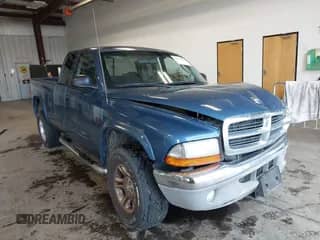 2004 Dodge Dakota SLT z VIN 1D7HG42N54S627887, wystawiony jako IAAI lot #42270806 z przebiegiem 178 695 mil mil oraz . Historia ofert i sprzedaży dostępna na DreamBid. Obrazek 1.