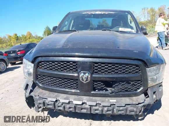 2019 Ram 1500 Express z VIN 1C6RR7FG0KS519395, wystawiony jako IAAI lot #43351068 z przebiegiem 115 757 mil mil oraz . Historia ofert i sprzedaży dostępna na DreamBid. Obrazek 6.