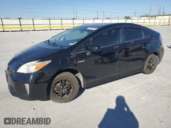 2015 Toyota Prius Two z VIN JTDKN3DU0F1910503, wystawiony jako Copart lot #87440475 z przebiegiem 201 055 mil mil oraz Szkoda całkowita • Salvage title. Historia ofert i sprzedaży dostępna na DreamBid. Obrazek 1.