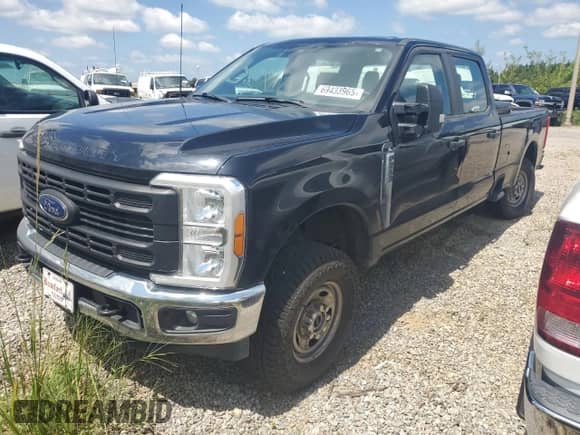 2023 Ford F-250 XL z VIN 1FT7W2BA2PED44134, wystawiony jako Copart lot #69433965 z przebiegiem 51 386 mil mil oraz Szkoda całkowita • Salvage title. Historia ofert i sprzedaży dostępna na DreamBid. Obrazek 1.
