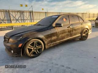 2010 Mercedes-Benz C 300 Sport с VIN WDDGF5EB7AR103844, выставлен на аукционе Copart как лот 82472425 с пробегом 152 635 миль миль и Чистый • Clean title. История ставок и продаж доступна на DreamBid. Изображение 1.