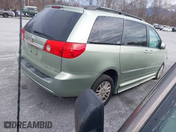 2010 Toyota Sienna XLE с VIN 5TDYK4CCXAS301416, выставлен на аукционе IAAI как лот 41158673 с пробегом 96 141 миль миль и . История ставок и продаж доступна на DreamBid. Изображение 4.