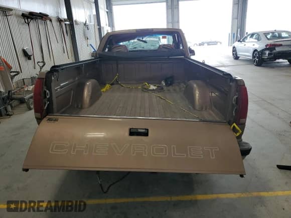 1997 Chevrolet Silverado 1500 with VIN 1GCEC14M4VZ146081, listed as a Copart auction lot 65327915 with Not provided miles and Clean title. Bid and sale history available at DreamBid. Image 6.