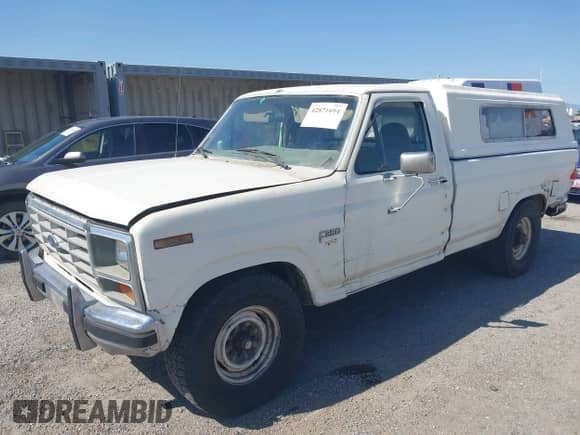 1985 Ford F-250 with VIN 1FTHF2510FPA88112, listed as a IAAI auction lot 42871694 with 8,209 mi miles and . Bid and sale history available at DreamBid. Image 2.