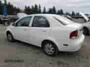 2004 Chevrolet Aveo LS z VIN KL1TJ526X4B230798, wystawiony jako Copart lot #75946564 z przebiegiem 240 971 mil mil oraz Czysty tytuł • Clean title. Historia ofert i sprzedaży dostępna na DreamBid. Obrazek 2.