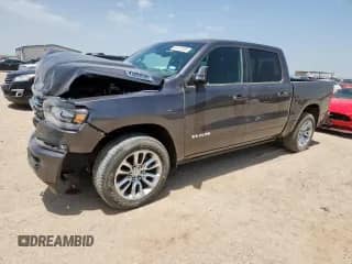 2023 Ram 1500 Laramie z VIN 1C6RREJT4PN603962, wystawiony jako Copart lot #61877235 z przebiegiem 18 705 mil mil oraz Szkoda całkowita • Salvage title. Historia ofert i sprzedaży dostępna na DreamBid. Obrazek 1.