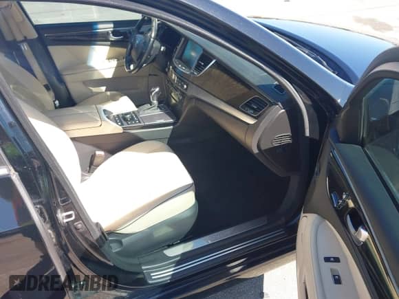 2015 Hyundai Equus Signature с VIN KMHGH4JH2FU100052, выставлен на аукционе IAAI как лот 43317618 с пробегом 161 166 миль миль и . История ставок и продаж доступна на DreamBid. Изображение 5.