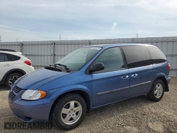 2007 Dodge Caravan SXT with VIN 1D4GP45R07B182731, listed as a Copart auction lot 84584255 with 139,173 mi miles and Salvage title. Bid and sale history available at DreamBid. Image 1.