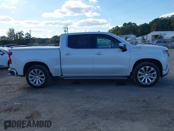 2021 Chevrolet Silverado 1500 High Country with VIN 3GCUYHET6MG315852, listed as a IAAI auction lot 43394114 with 181,491 mi miles and . Bid and sale history available at DreamBid. Image 13.