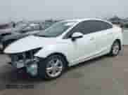 2017 Chevrolet Cruze LT с VIN 3G1BE5SM0HS554398, выставлен на аукционе IAAI как лот 43107966 с пробегом 92 811 миль миль и . История ставок и продаж доступна на DreamBid. Изображение 2.