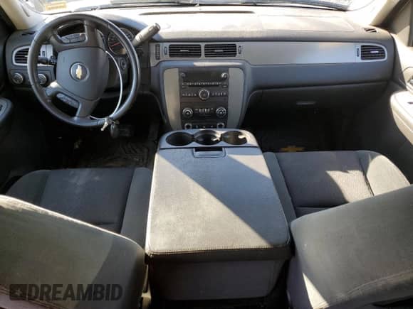 2009 Chevrolet Tahoe Commercial с VIN 1GNFK130X9R251677, выставлен на аукционе Copart как лот 46306985 с пробегом 158 039 миль миль и Списание • Salvage title. История ставок и продаж доступна на DreamBid. Изображение 8.