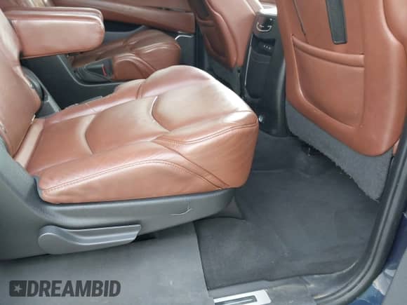 2017 Cadillac Escalade ESV Premium Luxury с VIN 1GYS4JKJ4HR247094, выставлен на аукционе IAAI как лот 42475908 с пробегом 116 610 миль миль и . История ставок и продаж доступна на DreamBid. Изображение 8.