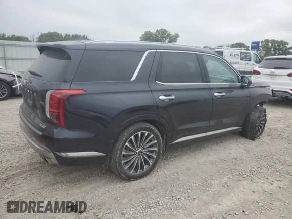 2023 Hyundai Palisade Calligraphy with VIN KM8R7DGEXPU631882, listed as a Copart auction lot 70644905 with 38,261 mi miles and Salvage title. Bid and sale history available at DreamBid. Image 3.