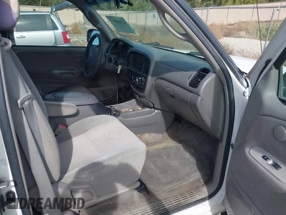 2004 Toyota Tundra SR5 z VIN 5TBBT44114S456028, wystawiony jako IAAI lot #43430467 z przebiegiem 230 434 mil mil oraz . Historia ofert i sprzedaży dostępna na DreamBid. Obrazek 5.