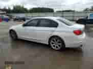 2015 BMW 3 Series 320i xDrive z VIN WBA3C3G55FNT52152, wystawiony jako Copart lot #83979655 z przebiegiem 97 273 mil mil oraz Szkoda całkowita • Salvage title. Historia ofert i sprzedaży dostępna na DreamBid. Obrazek 2.