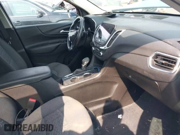 2022 Chevrolet Equinox LT z VIN 2GNAXUEV0N6135206, wystawiony jako IAAI lot #42955698 z przebiegiem 60 627 mil mil oraz . Historia ofert i sprzedaży dostępna na DreamBid. Obrazek 5.