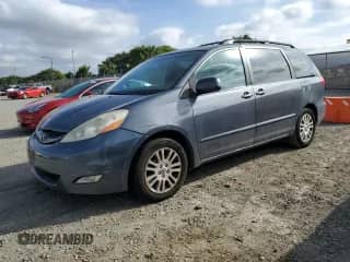 2007 Toyota Sienna XLE с VIN 5TDZK22C07S061215, выставлен на аукционе Copart как лот 81156085 с пробегом 184 332 миль миль и Чистый • Clean title. История ставок и продаж доступна на DreamBid. Изображение 1.