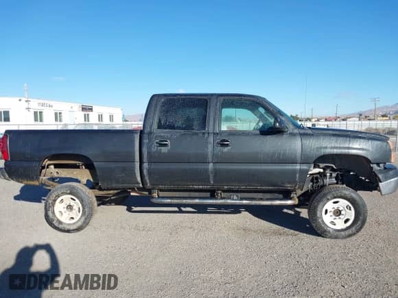 2004 Chevrolet Silverado 2500 LT with VIN 1GCGC23UX4F155545, listed as a IAAI auction lot 41521553 with 149,047 mi miles and . Bid and sale history available at DreamBid. Image 13.