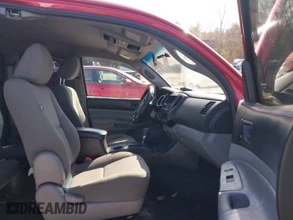 2014 Toyota Tacoma с VIN 5TFUX4EN7EX027719, выставлен на аукционе IAAI как лот 41922936 с пробегом 163 047 миль миль и . История ставок и продаж доступна на DreamBid. Изображение 5.