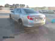 2014 Toyota Camry LE z VIN 4T1BF1FK9EU838965, wystawiony jako IAAI lot #43459350 z przebiegiem 255 212 mil mil oraz . Historia ofert i sprzedaży dostępna na DreamBid. Obrazek 3.